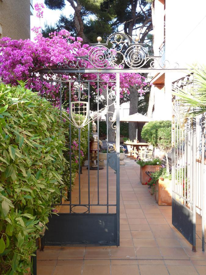 Hotel Ribes Roges Виланова-и-ла-Желтру Экстерьер фото